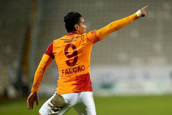 Son olarak 24 Ekim'de BB Erzurumspor karşısında forma giyen Radamel Falcao, Trabzonspor maçının 85. dakikasında oyuna dahil oldu.