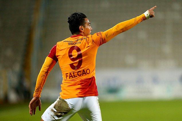 Son olarak 24 Ekim'de BB Erzurumspor karşısında forma giyen Radamel Falcao, Trabzonspor maçının 85. dakikasında oyuna dahil oldu.