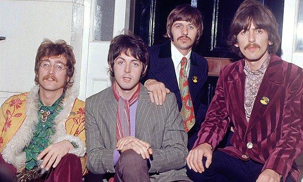 1. İngiliz rock müzik grubu olan The Beatles, kaç yılında kuruldu?