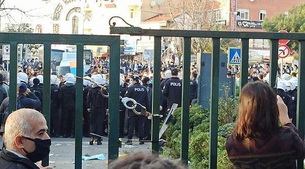 Boğaziçi Üniversitesi'ne kelepçe: 'Türkiye sivil darbenin içindedir'