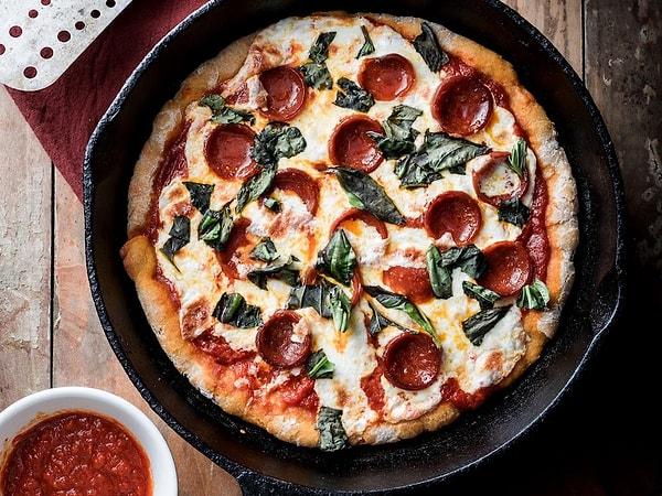 6. Fesleğenli Sucuklu Pizza Tarifi:
