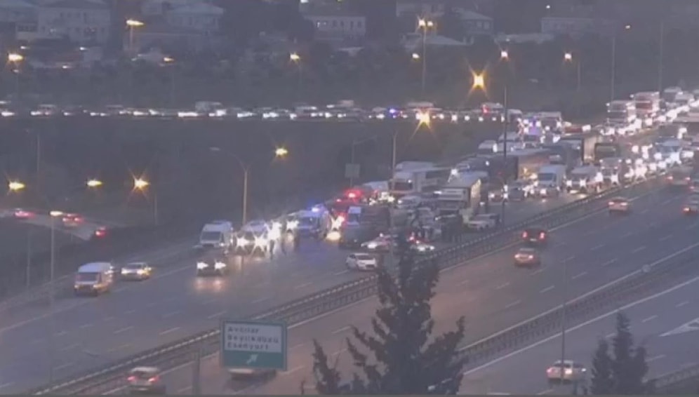 Esenyurt Tem Otoyolu'nda Zincirleme Kaza