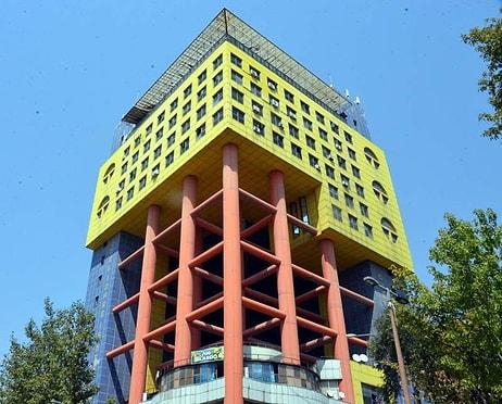 Kahramanmaraş'ın Simgesiydi: Dünyanın En Saçma Binası Yıkılıyor