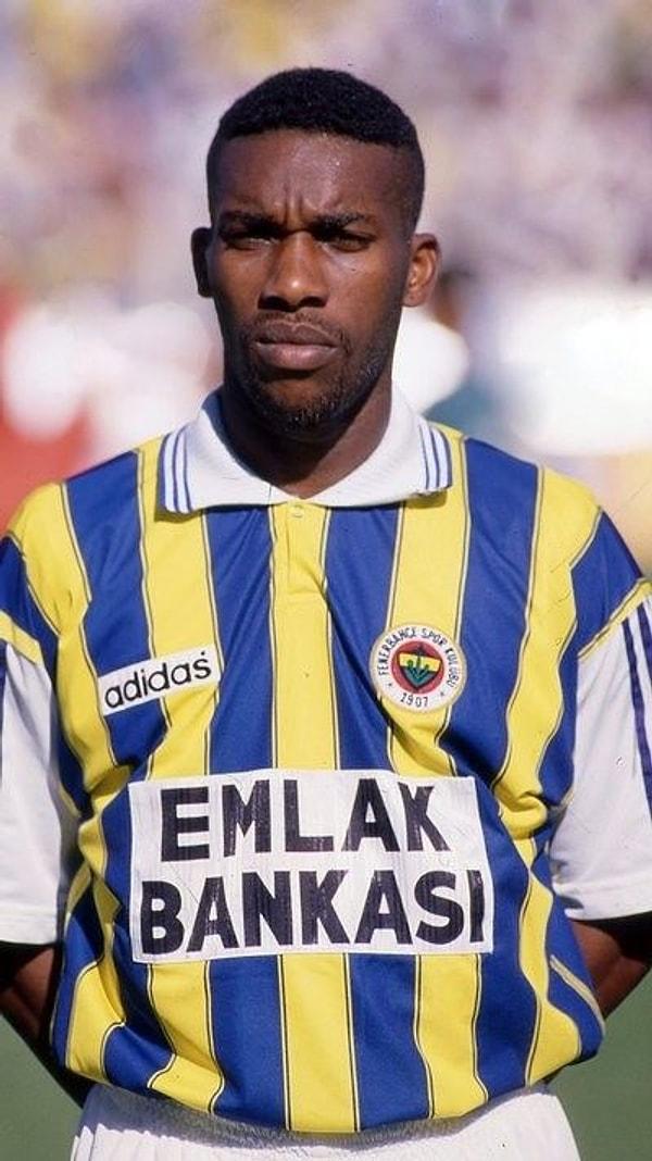 Soru: Küçükken giydiğin Fenerbahçe formasının arkasında hangi isim ve numara yazıyordu?