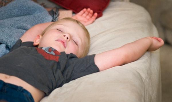 9. "3 yaşındaki oğlum uykusunda 'Tavuk olmak istemiyorum!' diye bağırmaya başladı."