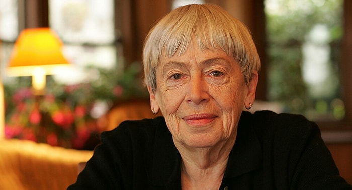 Uzay Gemisindeki Bilge Kadın Ursula K. Le Guin'in Kitaplarının Yeni Bir Dünya Kurdurabileceğinin 10 Kanıtı