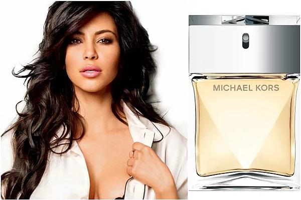8. Baba tarafından Ermeni asıllı olan Kim Kardashian, Michael Kors'un imza kokusunu kullanıyor.
