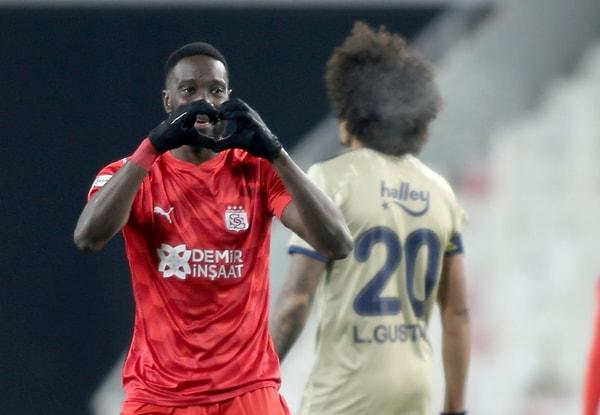 18. dakikada Sivasspor Yatabare'nin golüyle 1-0 öne geçti.