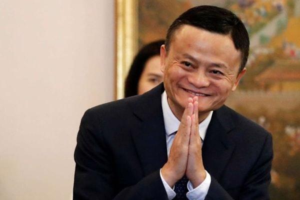 8. Jack Ma, Forbes dergisinin kapağına çıkan ilk Çinli girişimcidir.