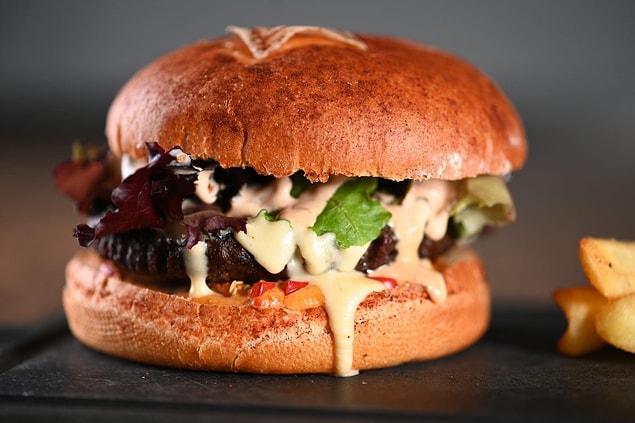 10. Acılı Burger