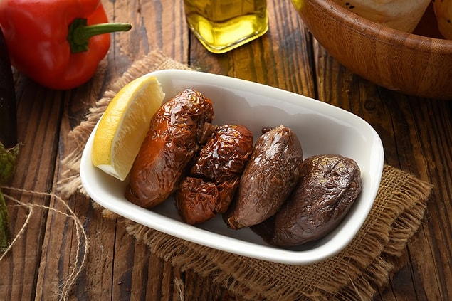 11. Acılı Kuru Patlıcan Dolması