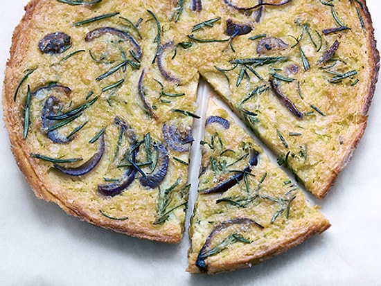 Her Öğünde Vazgeçilmez Eşlikçiniz Olacak Farinata Nasıl Yapılır?