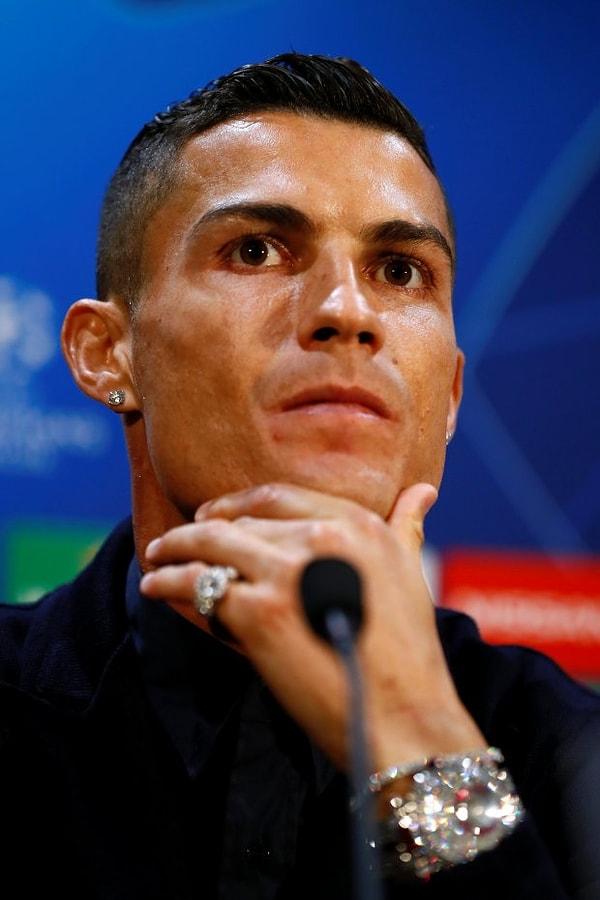 Bildiğiniz üzere Cristiano Ronaldo ve Georgina Rodriguez, Orta Doğu'daki Dünya Futbol Ödüllerine konuk oldular.