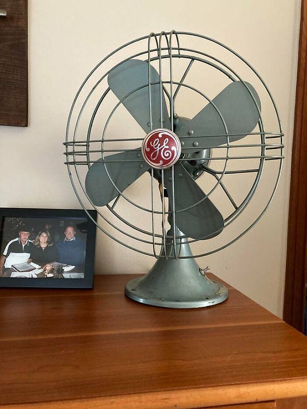 10. "Мой настольный вентилятор времен Второй Мировой все еще отлично освежает меня в жаркие летние деньки!"