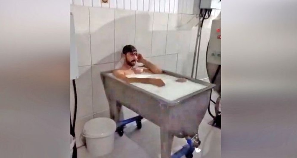 'Süt Banyosu' Videosu ile Gündeme Gelmişti: 'Artık Bir Lastikçide Çalışıyorum, Daha Dikkatliyim'