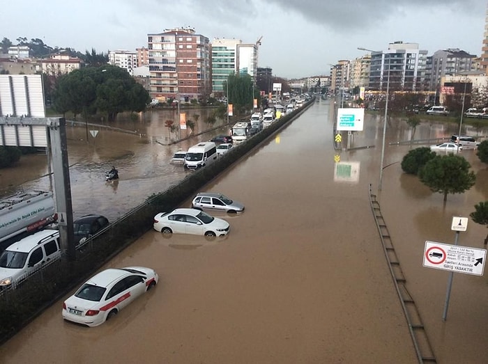 İzmir'deki Sel Felaketinde Hayatını Kaybedenlerin Sayısı 2'ye Yükseldi