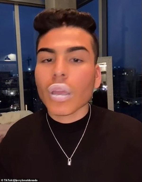 TikTok kullanıcısı Jerry Mal, daha dolgun hale getirmek için dudaklarına ereksiyon kremi sürdüğü videoyu paylaştı.