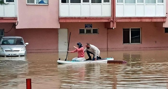 İzmir'deki Afette Ev ve İş Yerleri Zarar Görenler Sokak Kısıtlamasından Muaf