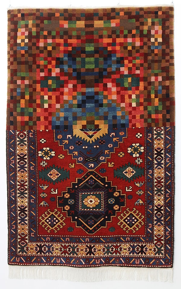 Коврики, безусловно, являются одними из предпочтительных методов художественных экспериментов, и этот пиксельный ковер идеально отвечает всем требованиям.