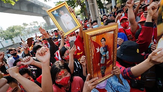 Myanmar'da Darbe Karşıtı Protestolar Sonrası İnternete Erişim Kesildi