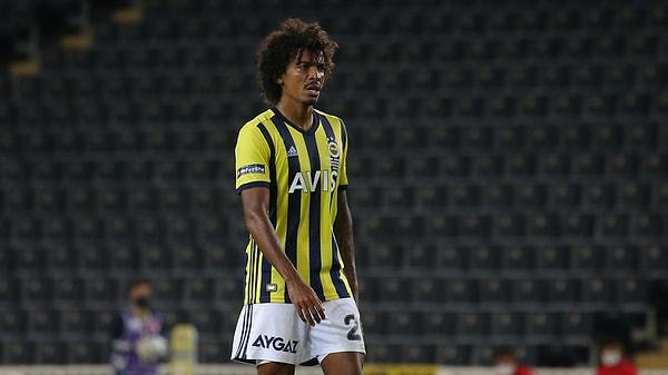 Fenerbahçe'nin deneyimli futbolcusu Luiz Gustavo, sakatlığı sebebiyle Galatasaray maçının kadrosunda yer almadı.