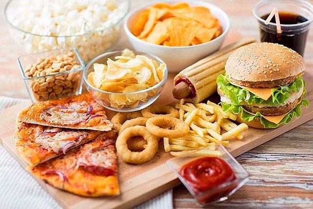 21. Her gün düzenli olarak fast-food yemek karaciğerinize, hepatitin vereceği zararla aynı zararı verir.
