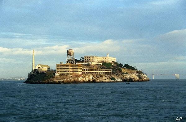 Dört tarafı denizlerle çevrili olan Alcatraz Hapishanesi, pek çok kurala sahipti!