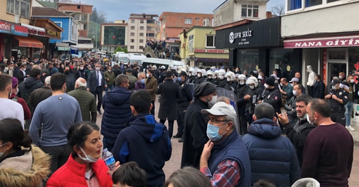 Artvin'de Boğaziçi Öğrencilerine Destek Eylemine Polis Müdahale Etti: 'Ellerimiz Boş Neden Vuruyorsunuz?'