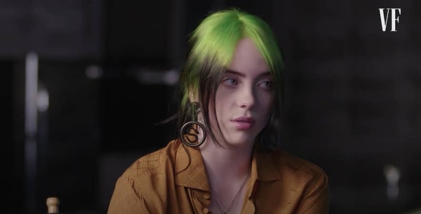 В другом интервью Vanity Fair в декабре Билли сказала, что одна из ее самых больших целей - это помочь молодым людям чувствовать себя комфортно в своей собственной шкуре.