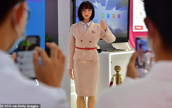 Четверть участников, опрошенных «Лабораторией Касперского», заявили, что они занялись бы сексом с "думающими роботами".