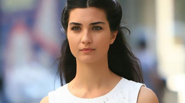 Daha sonra oyunculuğa bir süre ara verdi. Ekranlara, 1.5 yıl sonra 20 Dakika adlı dizi ile döndü. Bu rolüyle, Emmy'ye aday olabilen ilk Türk unvanına sahip oldu!