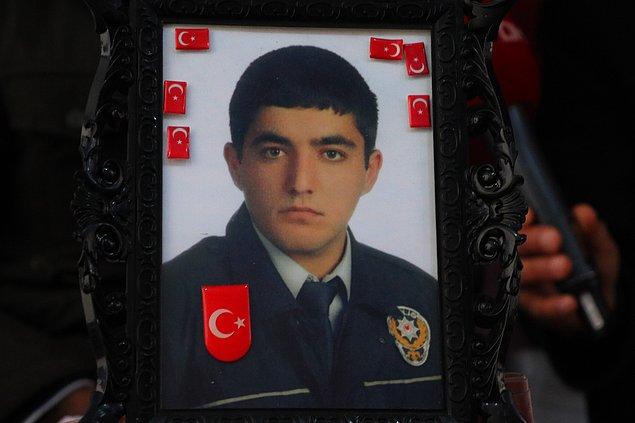 Polis Memuru Vedat Kaya - Kaya, 24 Temmuz 2016'da Muş'tan kardeşinin düğün konvoyuyla memleketi Mardin'e dönerken Diyarbakır'ın Lice ilçesinde kaçırılmıştı.