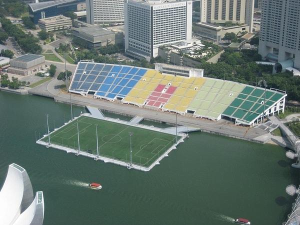 1. The Float at Marina Bay Stadyumu / Singapur