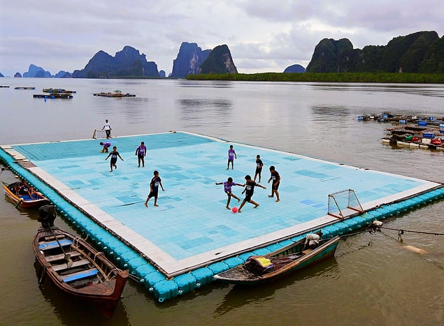 10. Koh Panyee Floating Stadı / Tayland