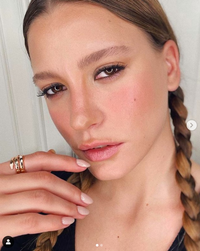 Serenay Sarıkaya deyince hepimiz şöyle bi' duruyoruz, yalan yok!