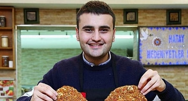 Hatay Medeniyetler Sofrası ile dünyaya açılan ve 20 milyonu aşkın takipçisi olan Burak Özdemir namıdiğer CZN Burak'ı tanımayanınız yoktur.