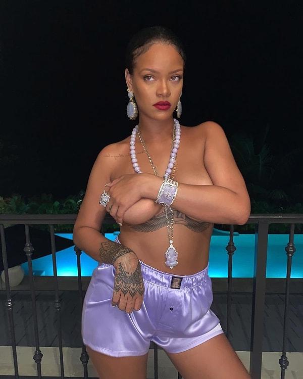 8. Rihanna, çıplak pozuyla olay yarattı!