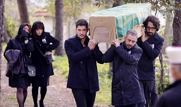 2. "Annem kısa bir süre önce vefat etti. Tanıştığım bir kız da bana benimle benzer bir durum yaşadığını ve beraber atlatabileceğimizi söyledi."