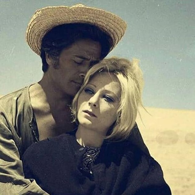 Umuyoruz ki birbirine sevgi dolu olan bütün çiftler sonsuza kadar birlikte olsun. Aşkınız hiç bitmesin Cüneyt ve Betül Arkın... ❤️