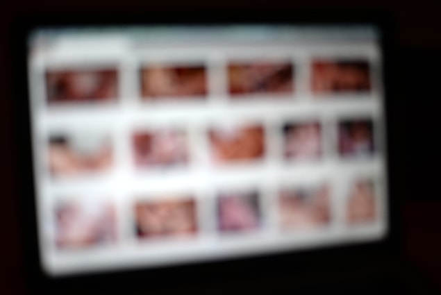 "Florida'daki kaçırılan genç kız gibi birçok kadın ve genç kız da bu tarz içeriklerde olmaya zorlanıyor. Örneğin; Cali adında bir kadın 'Pornhub benim tacirim oldu.' dedi."