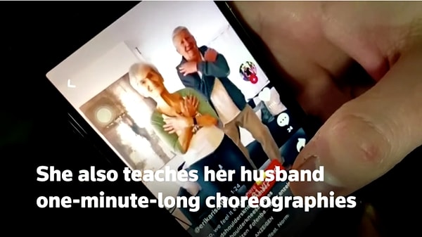 6. А еще Ришко иногда публикует короткие танцевальные видео со своим мужем, где они вместе задорно выполняют серию синхронных танцевальных движений.