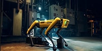 Теперь собака-робот Spot от Boston Dynamics умеет не только танцевать, но и открывать двери, садовничать и даже помогать со стиркой!