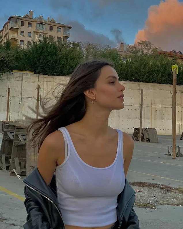 Çağla Demir Kimdir?