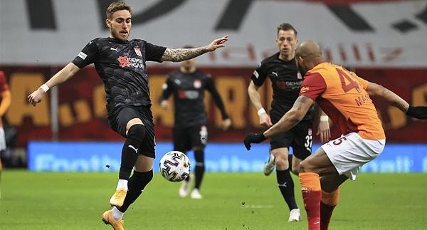 Bu sonuçla galibiyet hasreti 2 maça çıkan Galatasaray 58, üst üste üçüncü beraberliğini alan ve yenilmezlik serisi 6 maç olan Demir Grup Sivasspor 34 puana yükseldi.