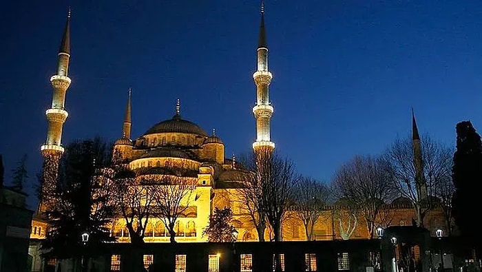 Berat Kandili Ne Zaman, Hangi Gün? Diyanet’in Açıkladığı Dini Günler Takvimi