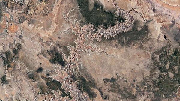 6. Узнаете это пустынное место?