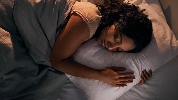 9. Eğer uyku kalitenizde sorun yaşıyorsanız, yine sperm sizin yardımınıza koşuyor.