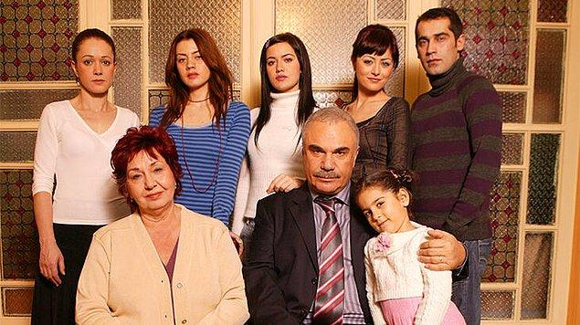 Kitabı ya da diziyi bilmeyen olduğunu sanmıyoruz ama varsa da Trabzon'dan İstanbul'a gelen bu ailenin başına gelmeyen kalmadığını söyleyelim.