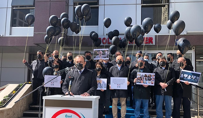 Sağlık Çalışanları, Kovid-19 Nedeniyle Hayatını Kaybeden Meslektaşlarını Siyah Önlüklerle Andı