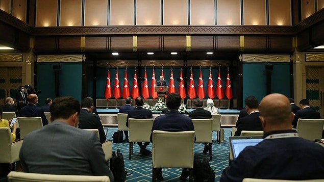 Yeni Koronavirüs Yasakları Olacak Mı?